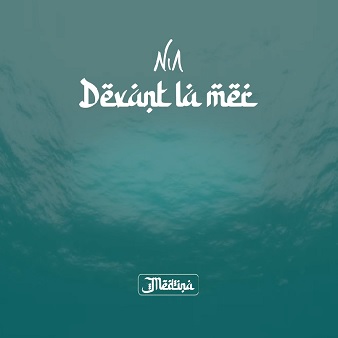 Nia - devant la mer